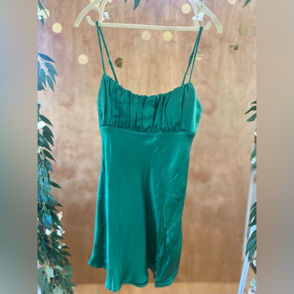 Selfie Leslie Fantasia Gathered Bust Satin Mini Dress (Green) Small (AUS 8) NWT - Picture 6 of 7